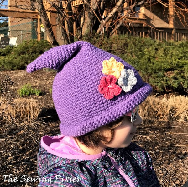Learn how to crochet pixie hat for you child! Just follow my free crochet pattern!