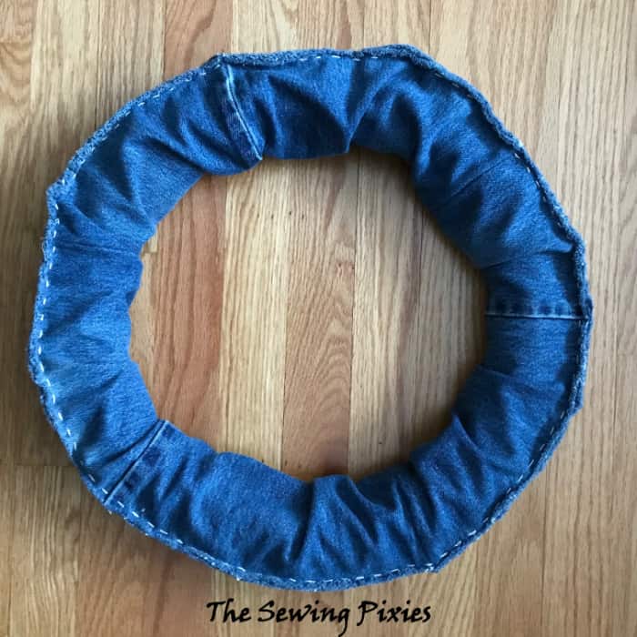 easy diy old jeans valentines day wreath