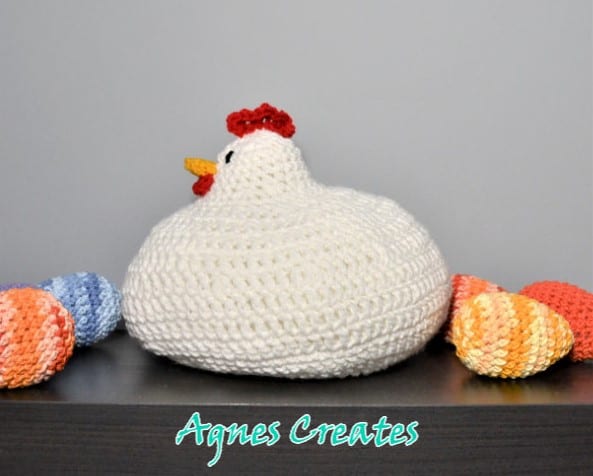 Follow my free chicken crochet pattern! It makes a perfect crochet Easter decor idea!