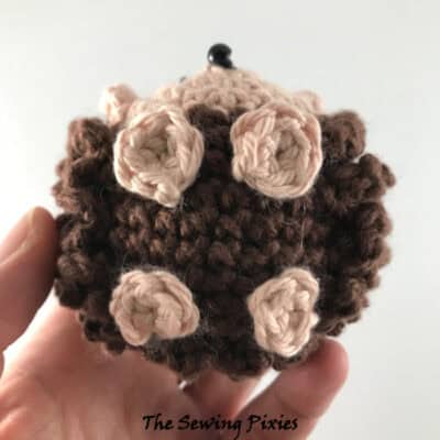 Learn how to crochet hedgehog! Follow my free hedgehog crochet pattern!