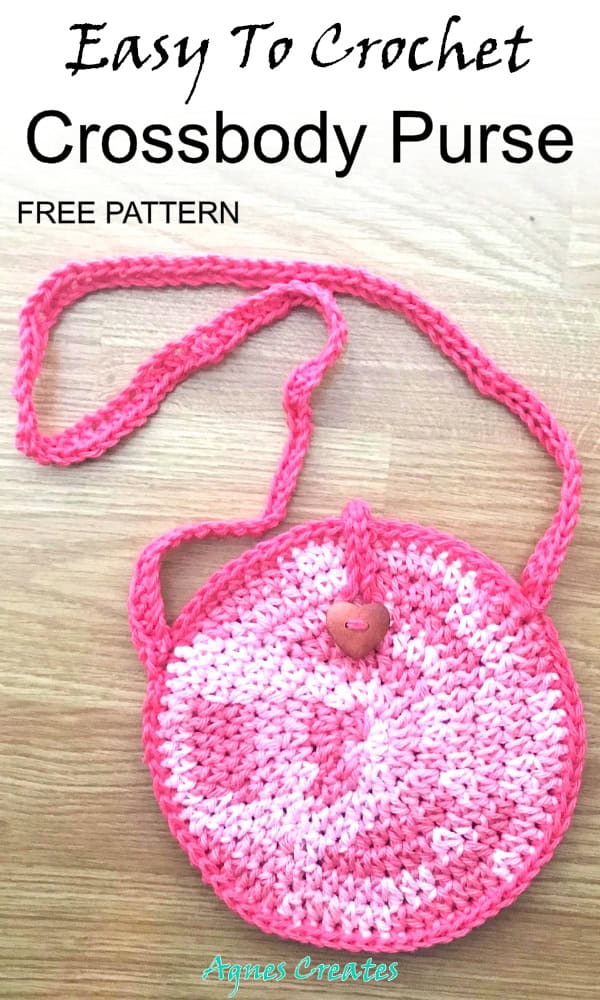 Follow a crossbody purse crochet free pattern! It makes a nice crochet gift idea for little girl! 