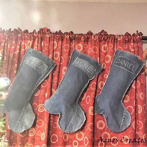 Surprise youf family with a diy Christmas stockings! It is a perfect old jeans upcycle idea! Free large stocking template included!
