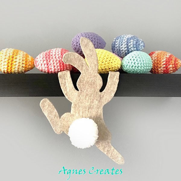 Decorate your home for Easter with DIY Easter bunny decor! It makes great Easter felt project idea!