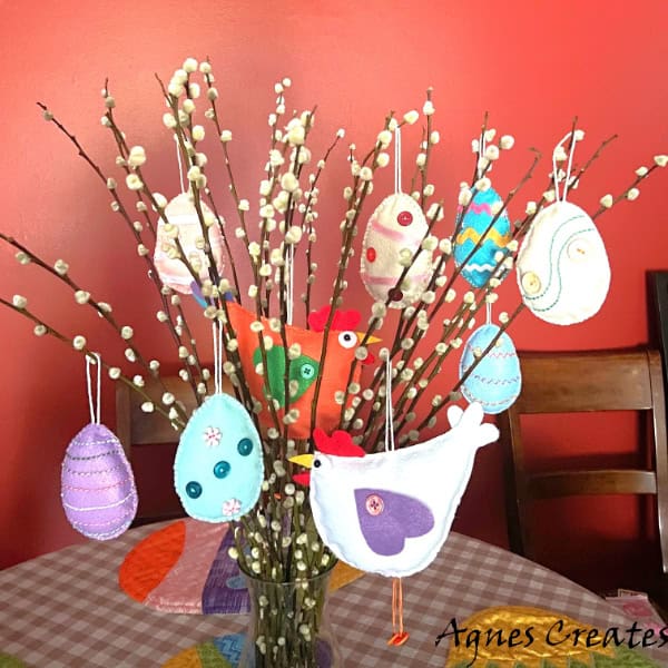 Surprise your family with DIY Easter egg decor felt project! It makes fun Easter felt decor idea. Free egg template included!