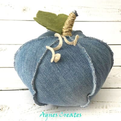 Use your old jeans to sew denim pumpkin! Free pumpkin template included!