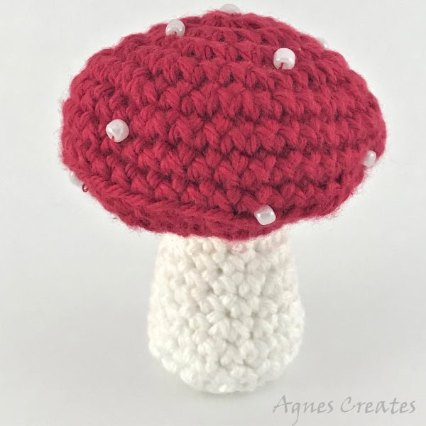Follow a free mushroom crochet pattern to make a fall centerpiece crochet decor idea! It makes perfect fall decor crochet idea!