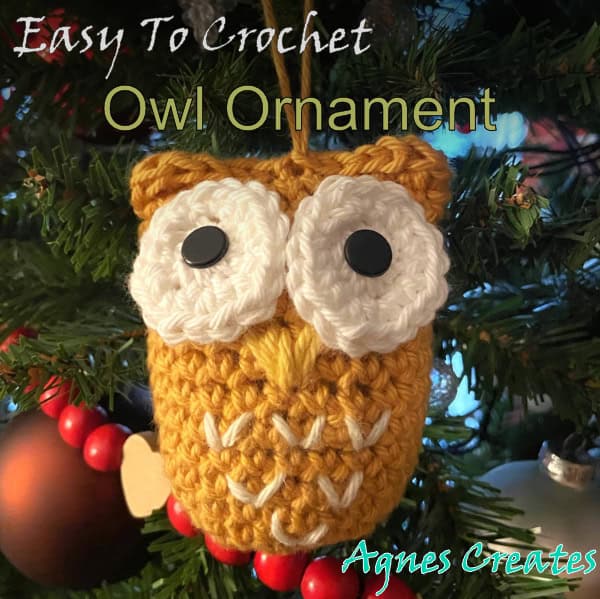 Follow my owl ornament crochet pattern! It make beautiful Christmas crochet decor!