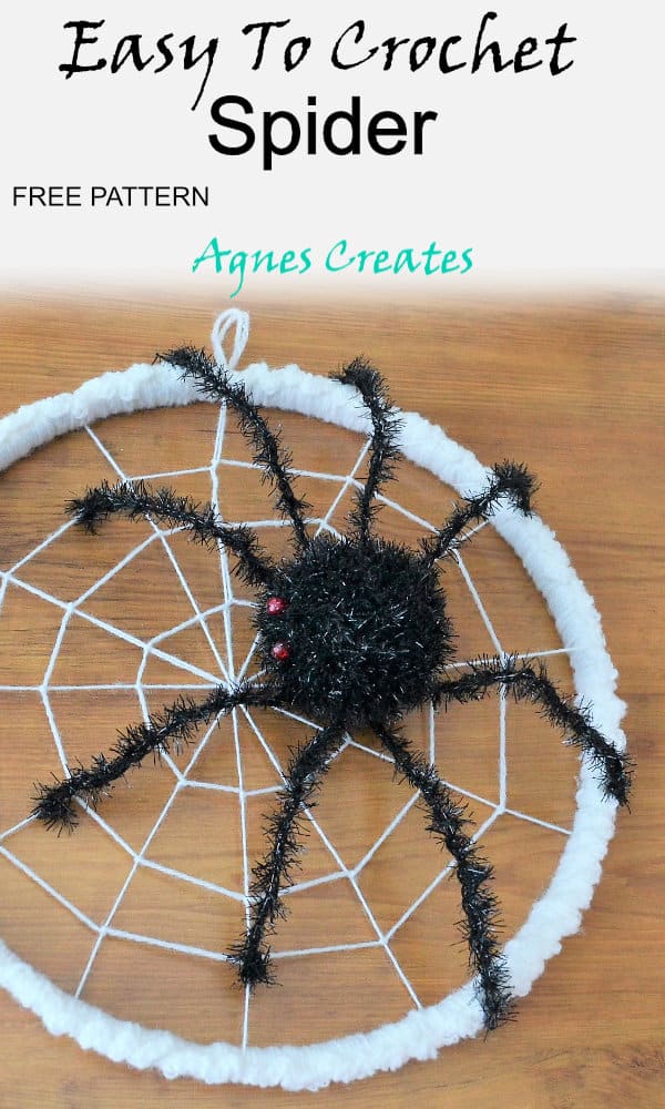 Easy and free spider crochet pattern! Perfect for a crochet halloween decor!